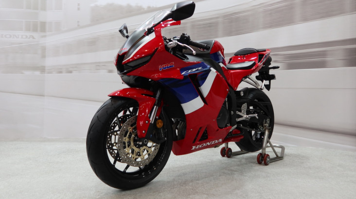 10 Fakta Honda CBR600RR,...