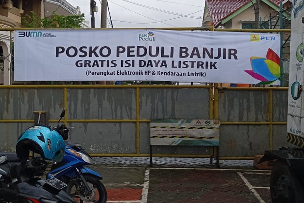 Bantu Terdampak Banjir,...