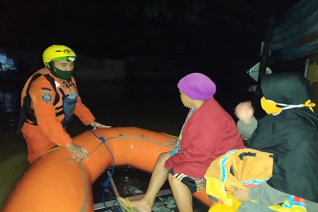 Banjir Rendam Karawang,...