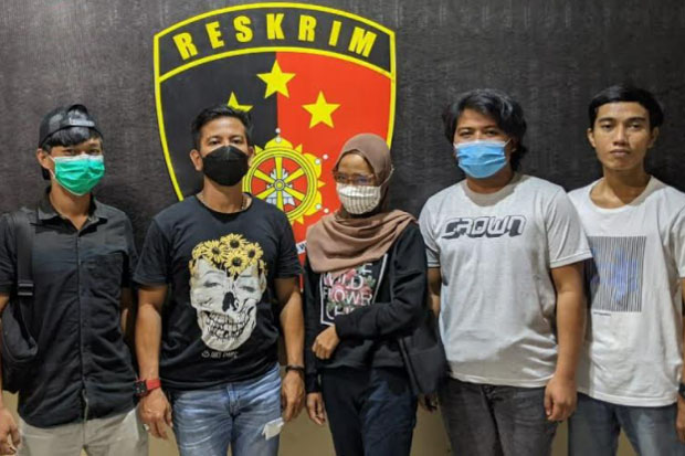 Jual Anak 14 Tahun ke...
