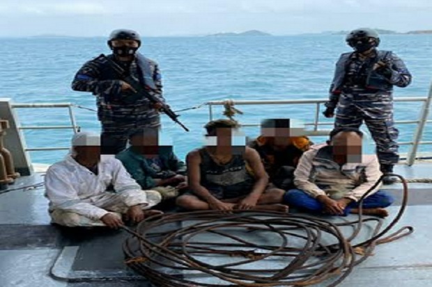 Patroli Laut KRI Siwar...