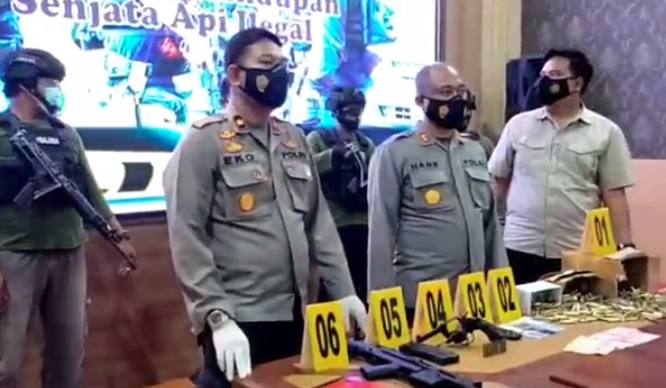 Diduga Jual Senpi ke...