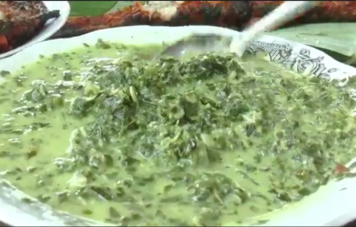 Kuliner Legendaris Daun...
