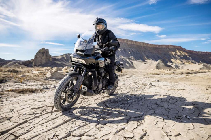 Resmi Meluncur, Harley-Davidson...