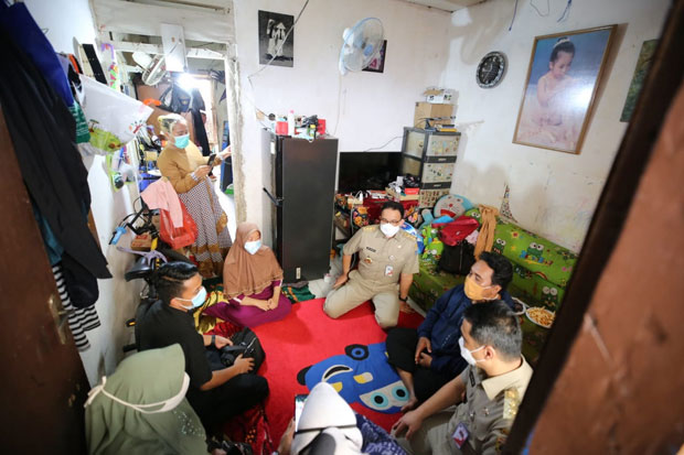 Takziah ke Rumah Korban...