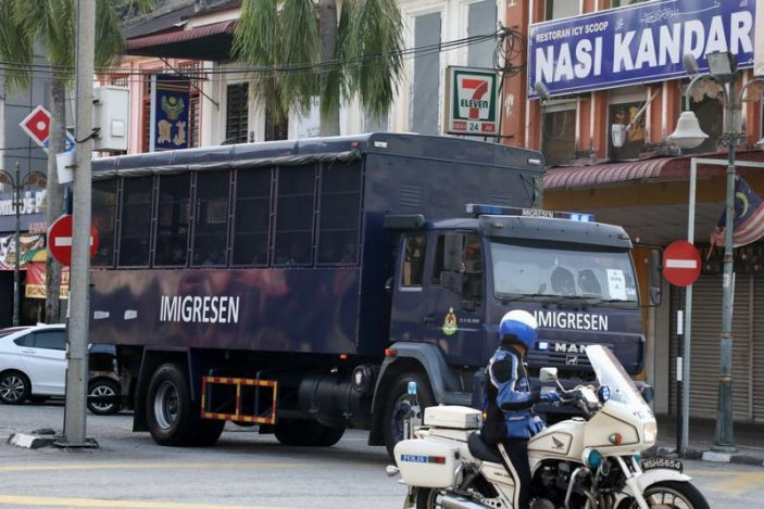 Diprotes Keras, Pengadilan...