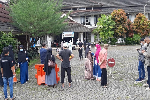 125 Santri Ponpes Persis...