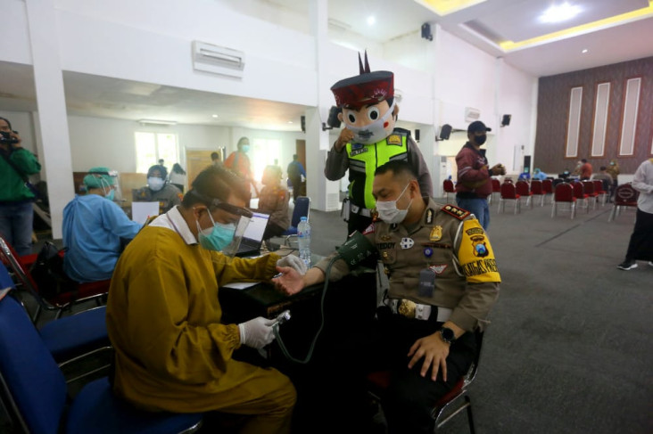 Ribuan Personel Polisi...