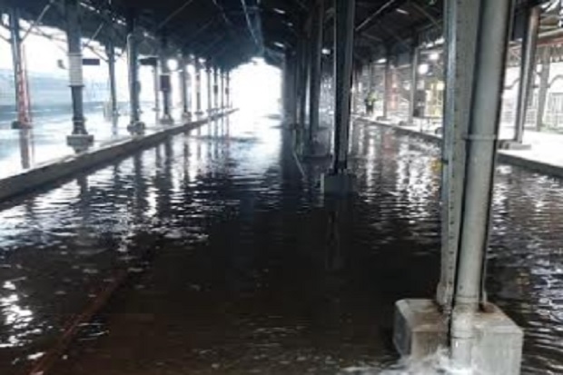 Stasiun Semarang Tawang...