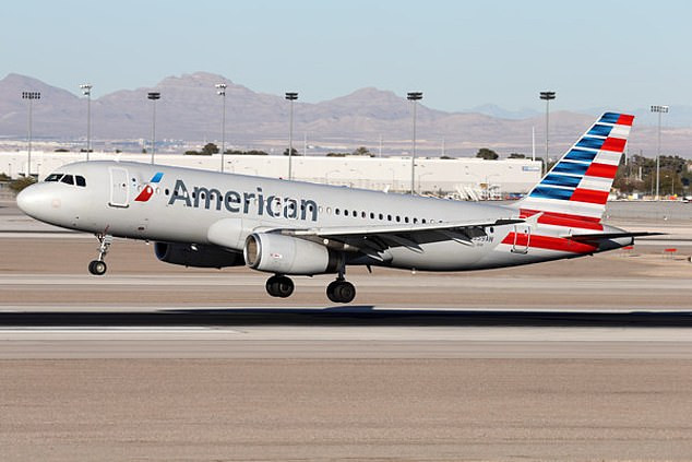 American Airlines Berhadapan...