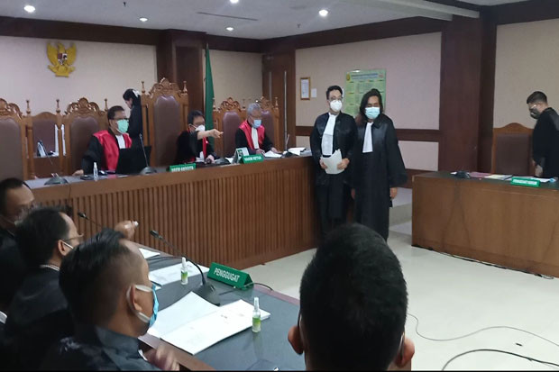 2 Penyuap Gelontorkan...