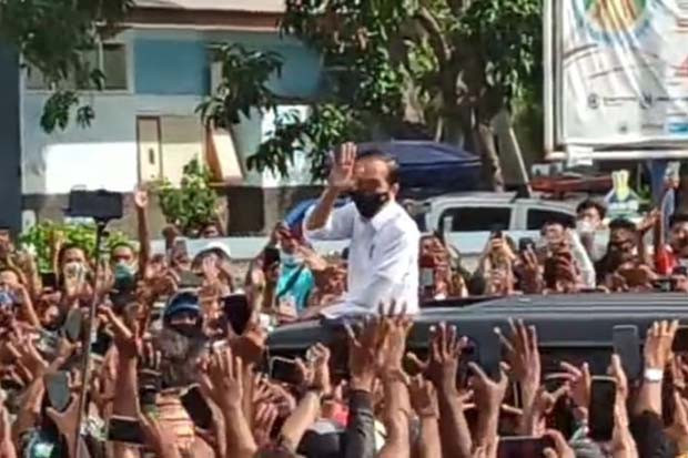 Kerumunan Jokowi Langgar...