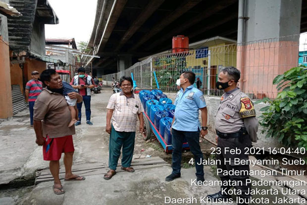 Pemuda Lompat dari Flyover...