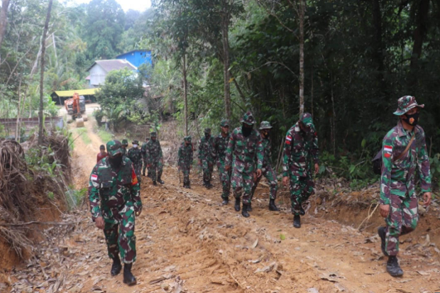 Manunggal dengan Rakyat,...