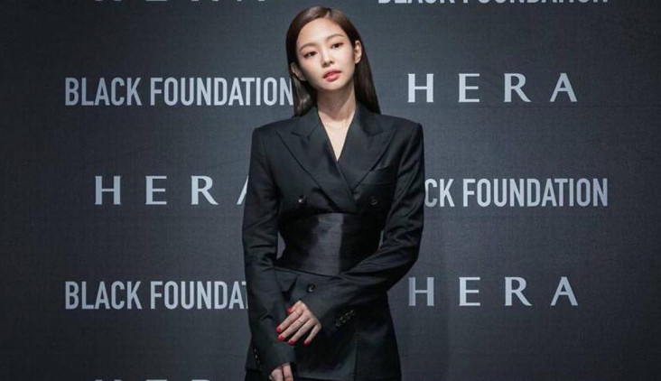 5 Outfit Trendi Serbahitam...