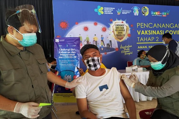 Vaksinasi Tahap Kedua...