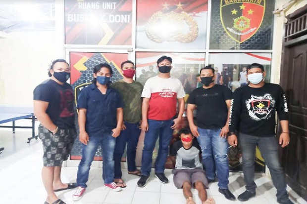 Licin dan Pintar Sembunyi,...
