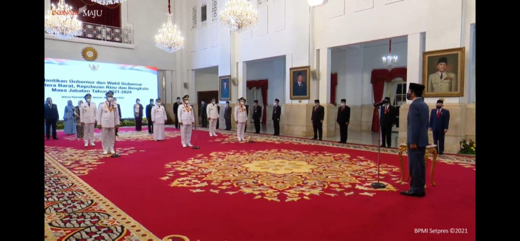 Presiden Jokowi Lantik...