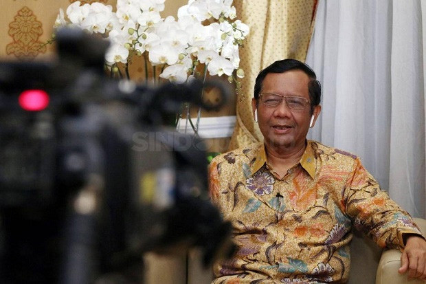 Soal Revisi UU ITE,...