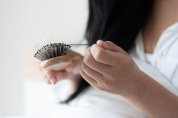 Rambut Rontok Diidentifikasi...