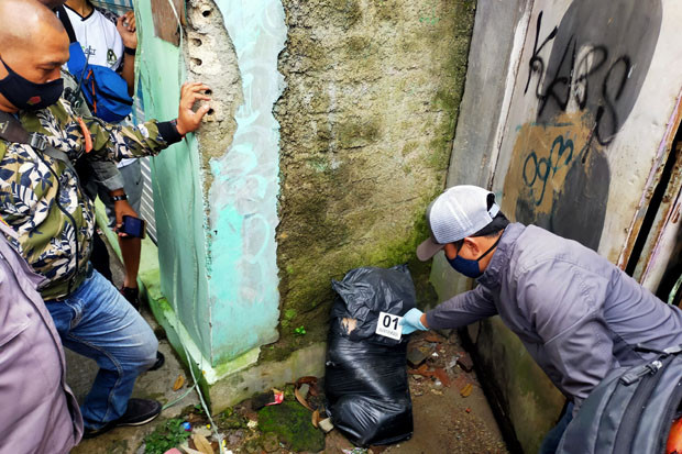 Mayat Terbungkus Trashbag...