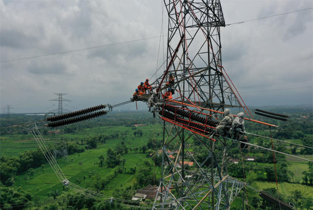 Terang Saja, Belum Cukup...