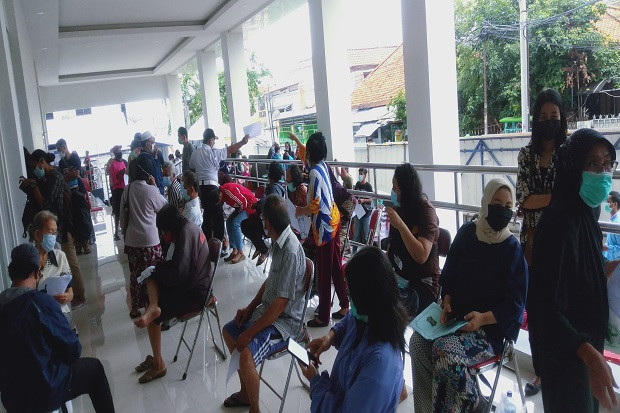 Lansia Surabaya Antusias...