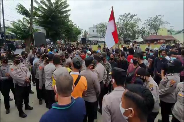 Lapangan Sepak Bola...