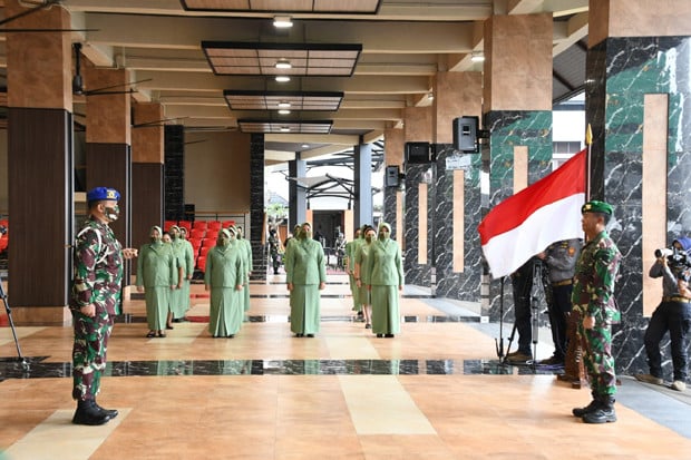 12 Pati TNI AD Naik...