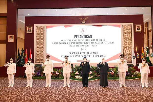 Gubernur Kepri Lantik...