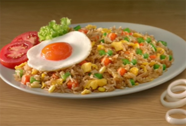 Bikin Nasi Goreng Lezat...