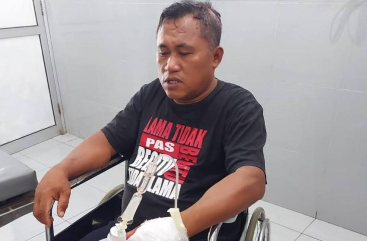 Tak Terima Anaknya Dijitak,...