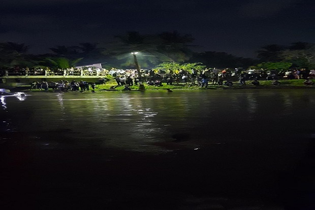 Tak Bisa Berenang, Bocah...