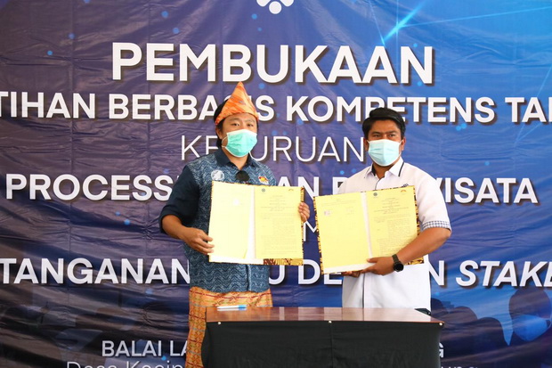 Spektakuler, Pelatihan...