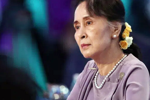 Aung San Suu Kyi Dilaporkan...