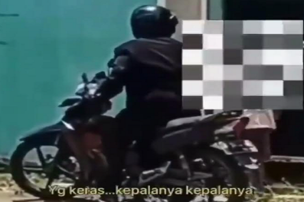 Marah, Bapak Ini Paksa...