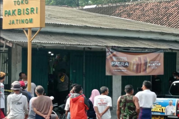 Blitar Gempar, Pemilik...