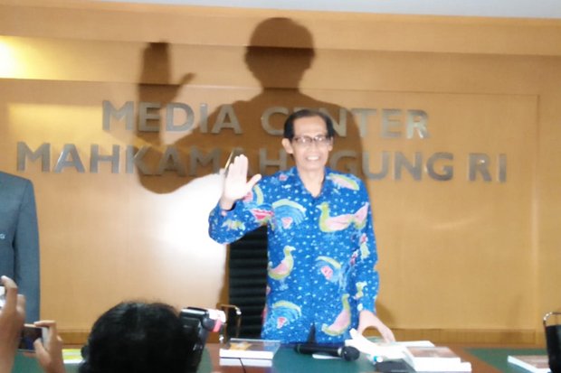 Mantan Hakim Agung Artidjo...