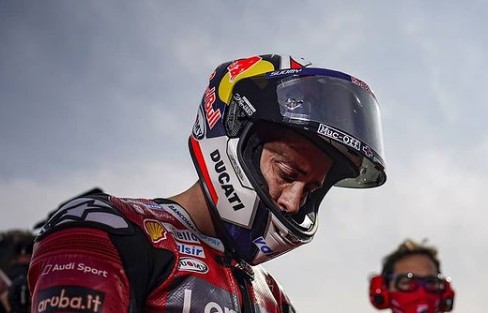 Gara-gara Rossi, Dovizioso...