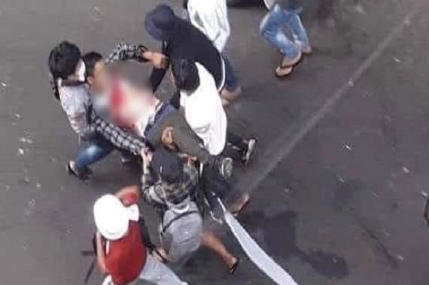 Junta Tembak Mati 18...