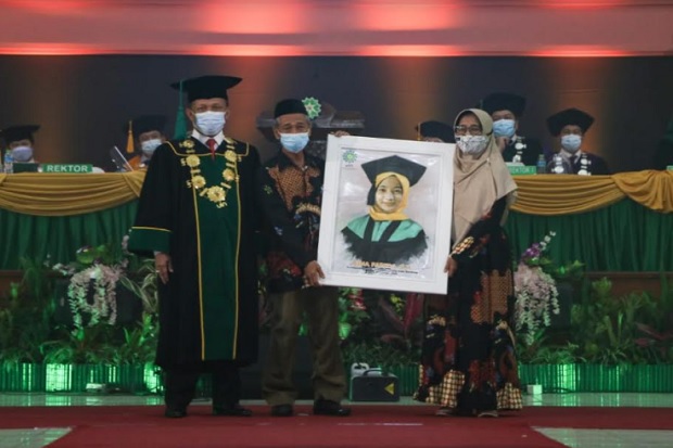 Kisah Dina Farida, Mahasiswa...
