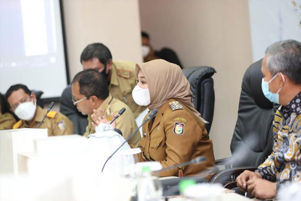 Rapat Perdana, Fatmawati...