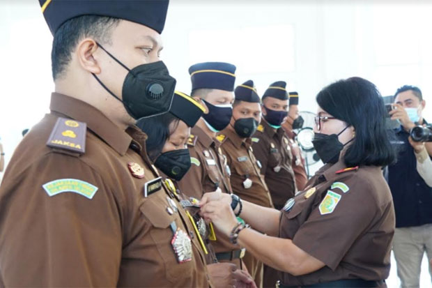 Kejari Luwu Tangani...