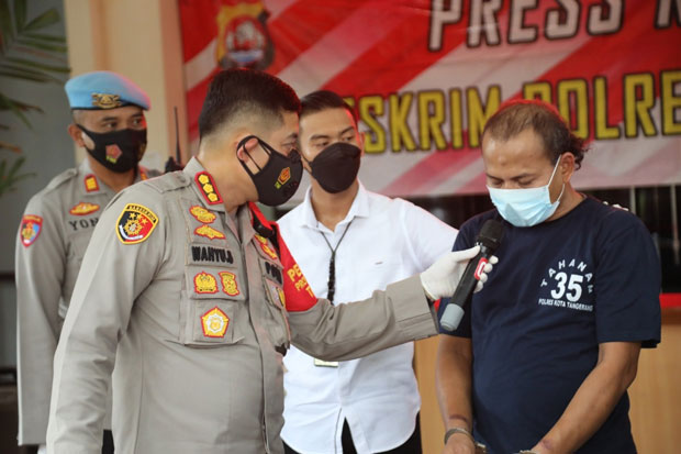 Spesialis Pencuri Mobil...