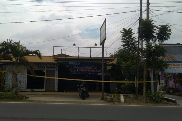 Perampok Todongkan Pistol...
