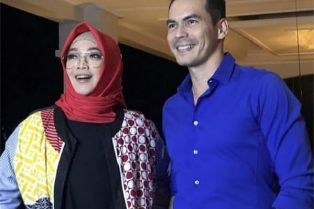 Mengenang Rina Gunawan,...
