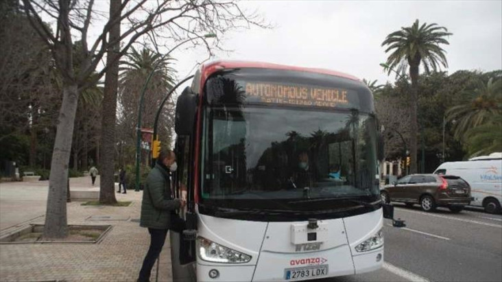 Bus Tanpa Pengemudi...