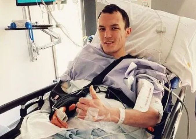 Josh Warrington Terkapar...