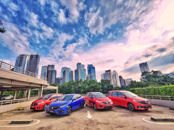 Selain City Hatchback...
