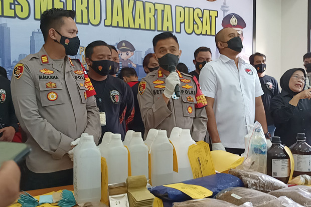 Dijual via Instagram,...